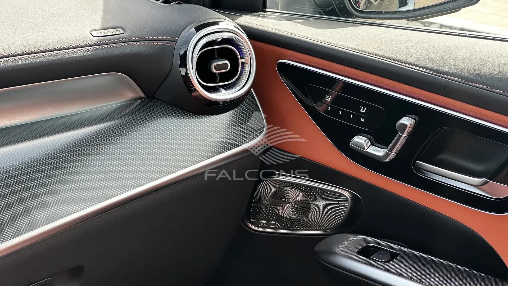 2.0L 300 4MATIC AT Coupe - Image 20