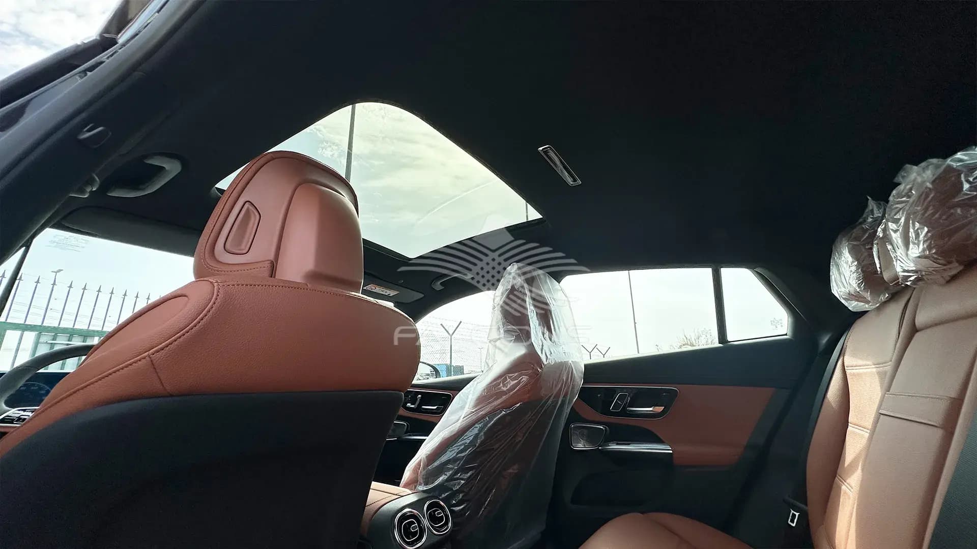 2.0L 300 4MATIC AT Coupe - Image 21