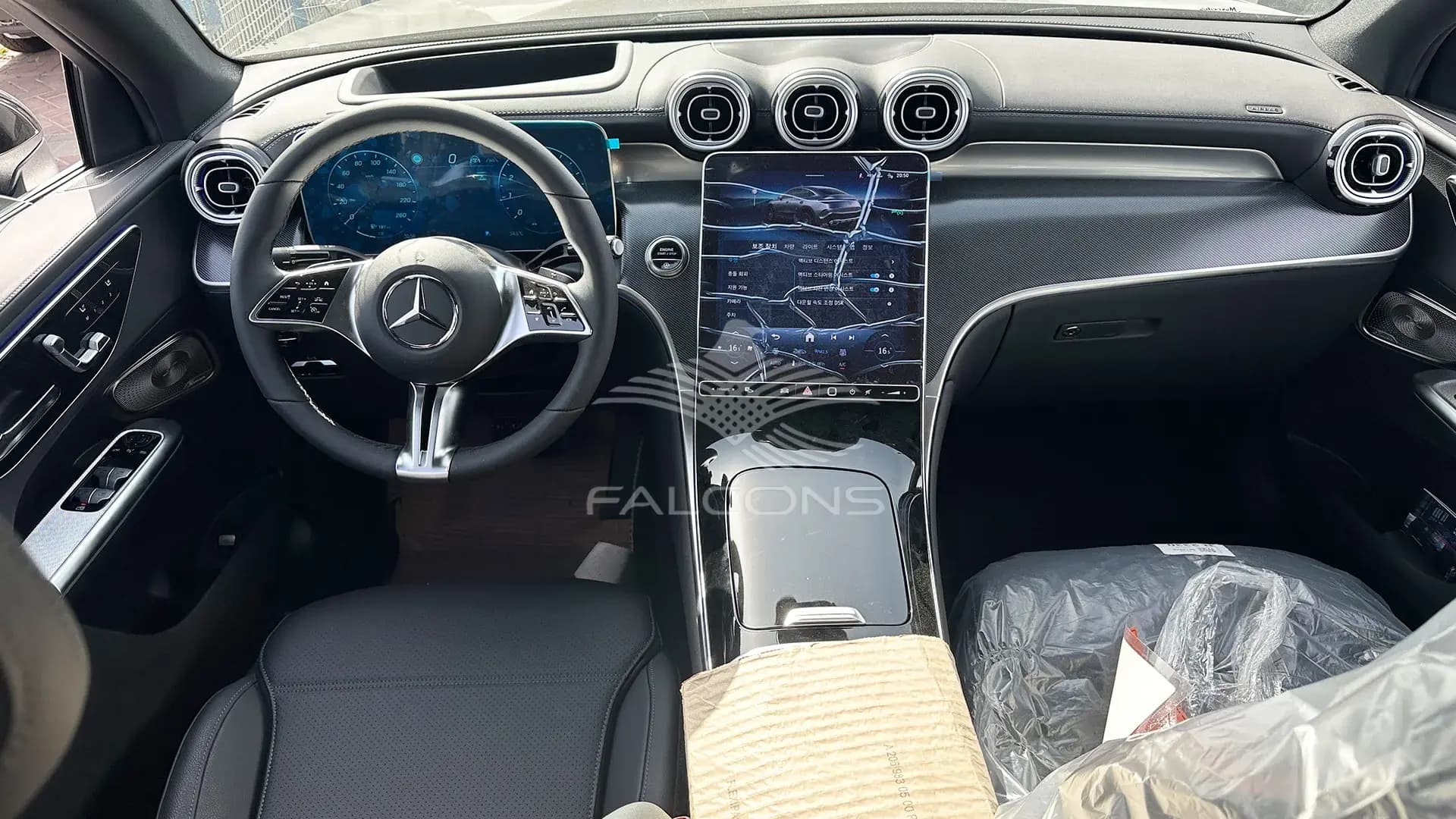 2.0L 300 4MATIC AT Coupe - Image 25