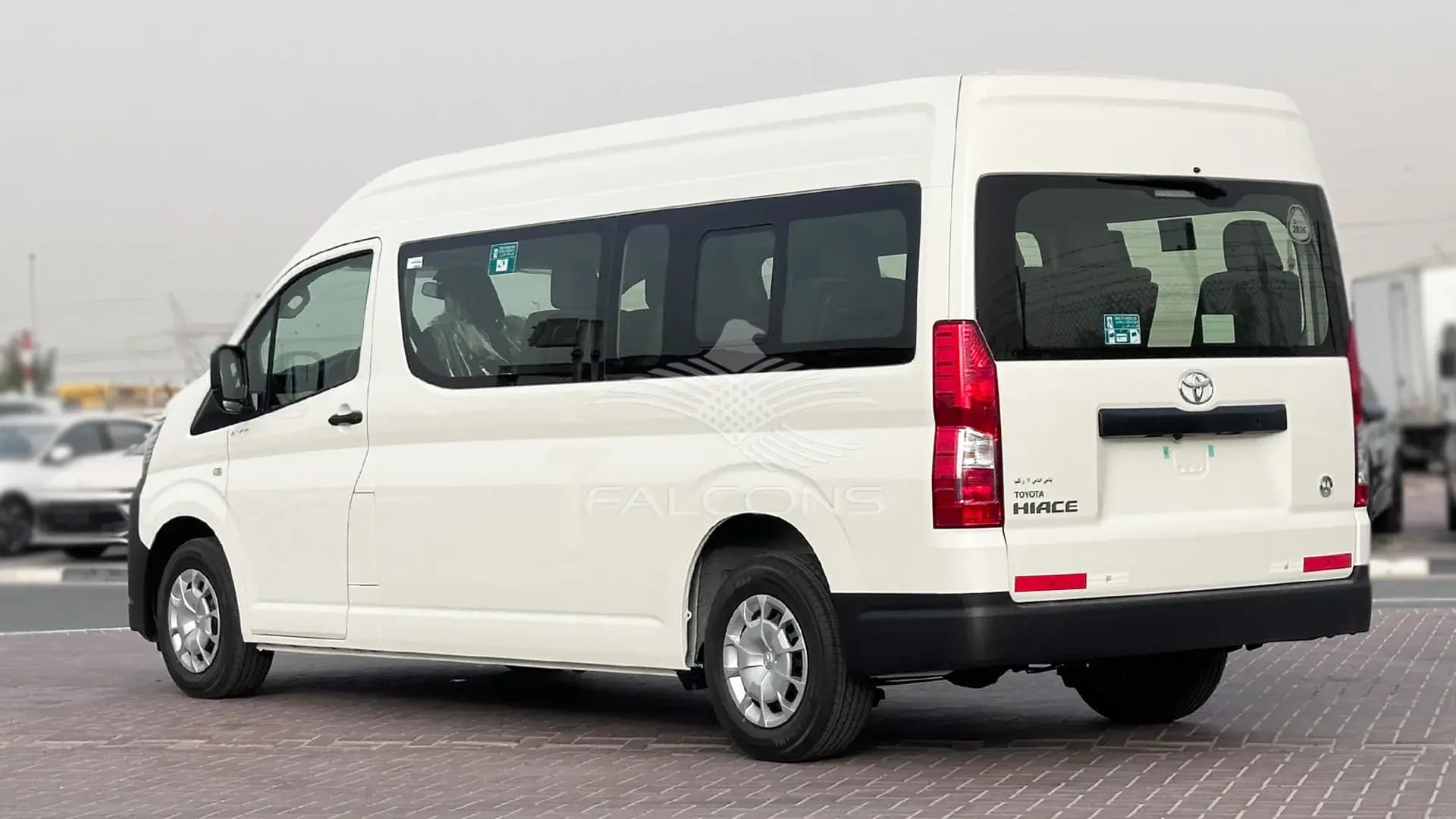 3.5L 6 Cylinders 13 seater 6AT - Image 2