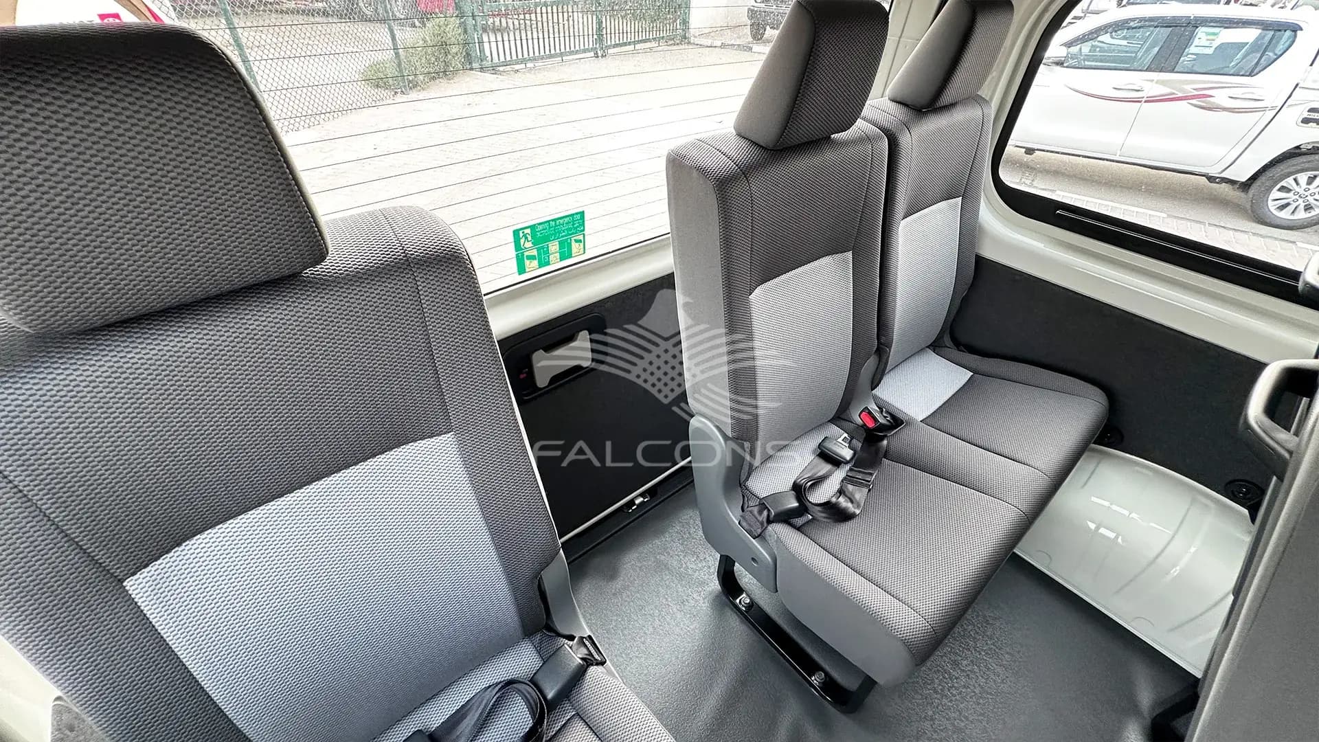 3.5L 6 Cylinders 13 seater 6AT - Image 15
