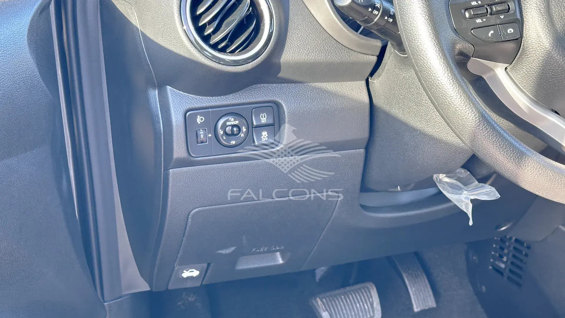 1.4L AT - Image 15
