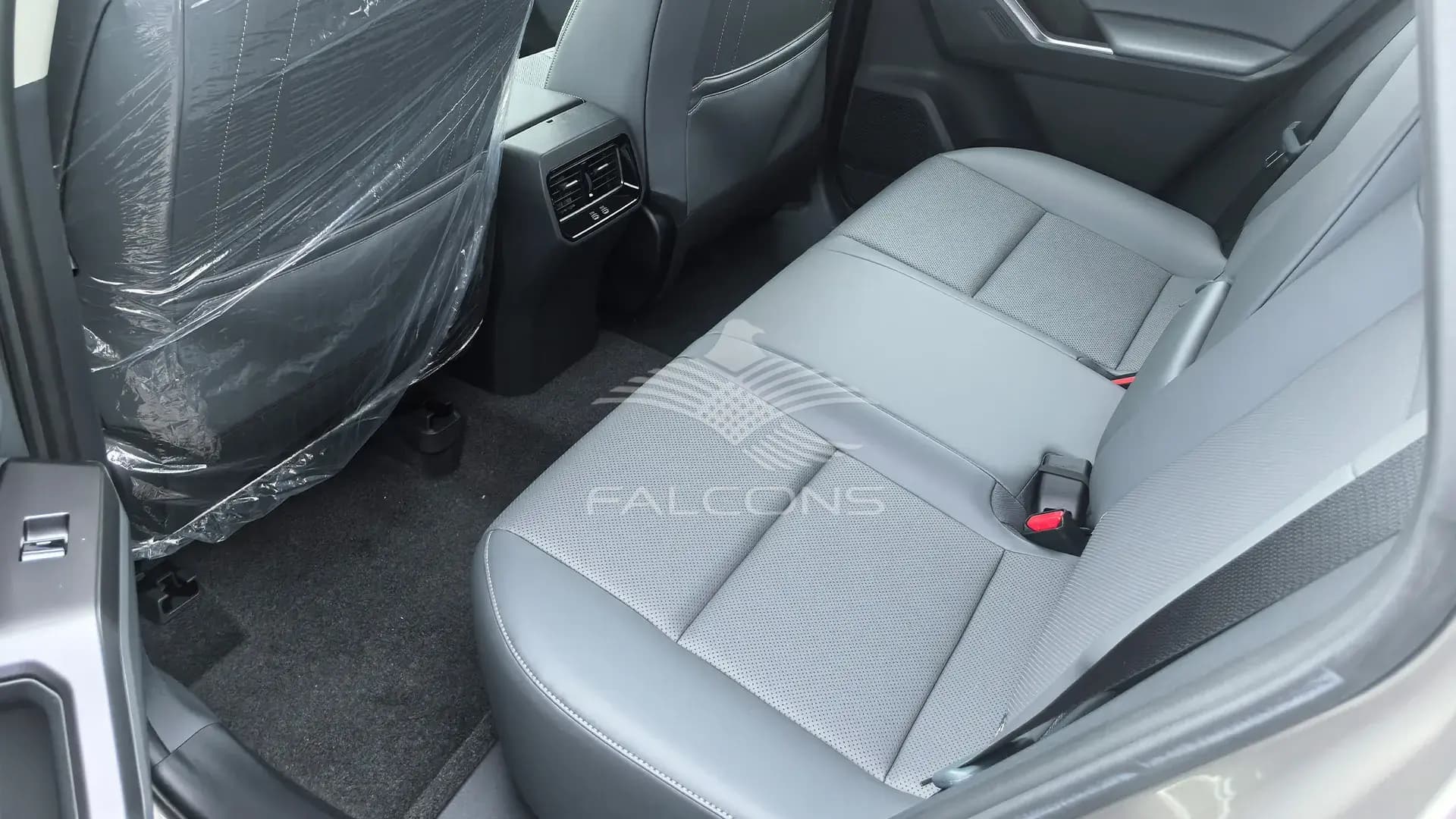 2.0L 2WD LUXURY P AT - Image 18