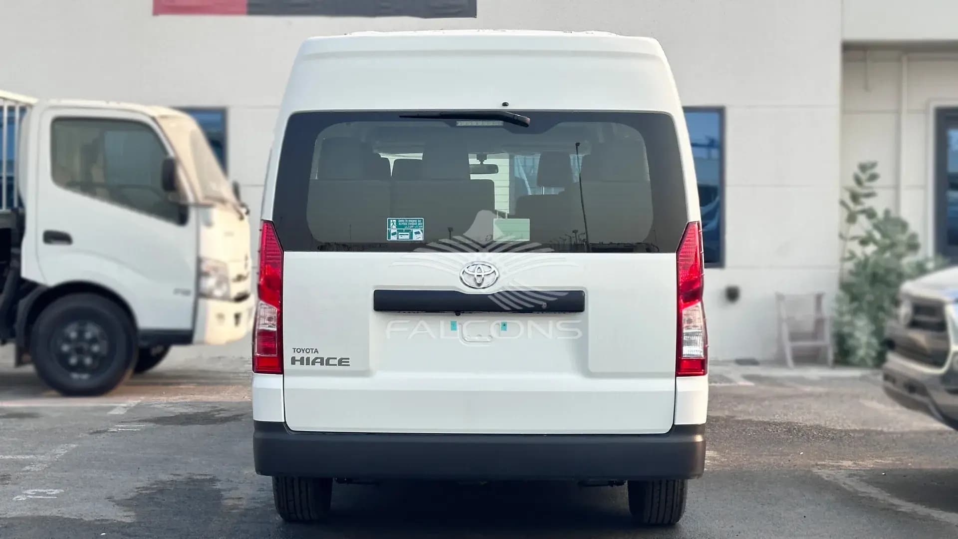 2.8L 13STR PASSENGER BUS MT - Image 3
