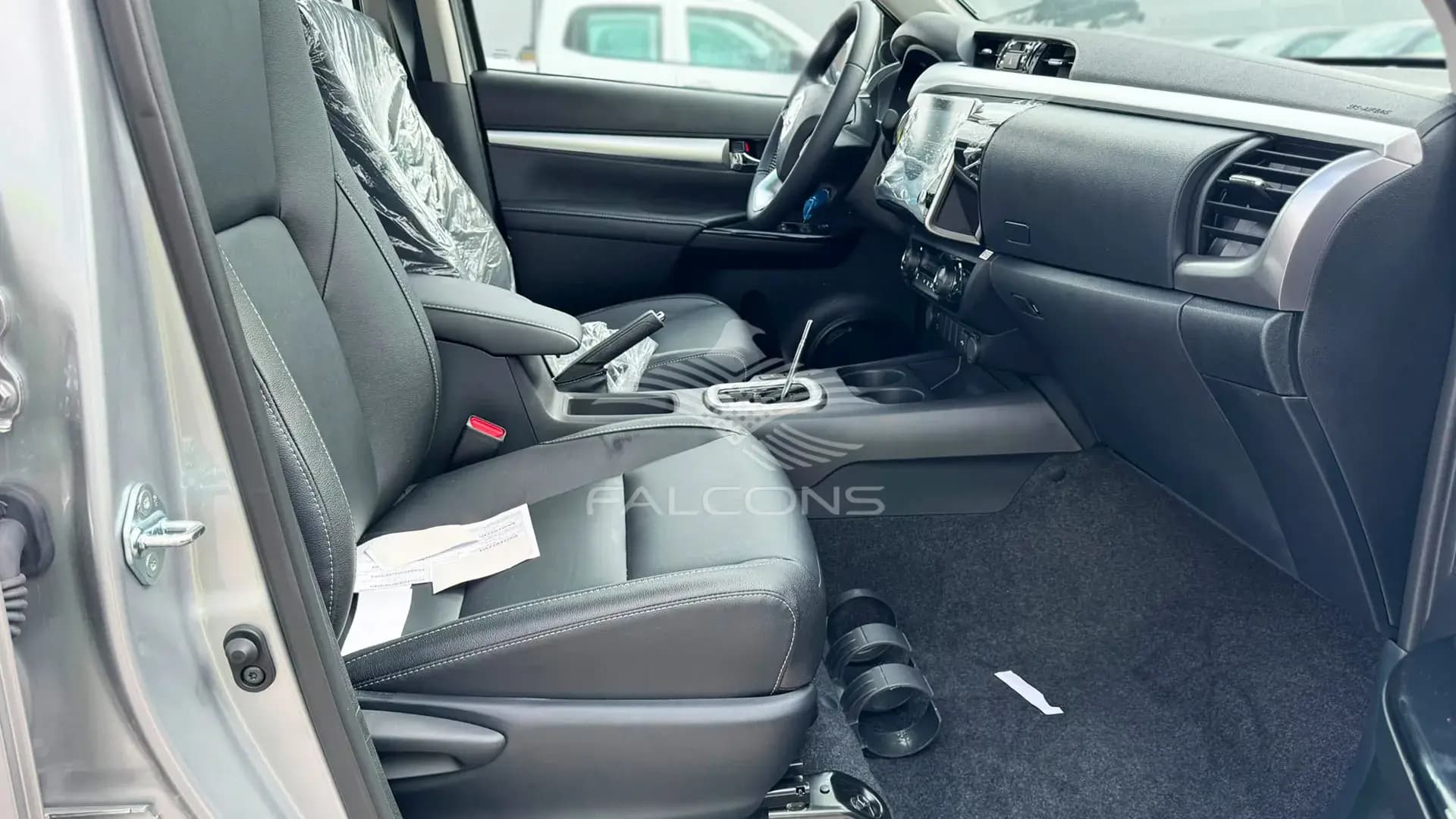2.8GD EXEC D DC 4WD 6AT - Image 9