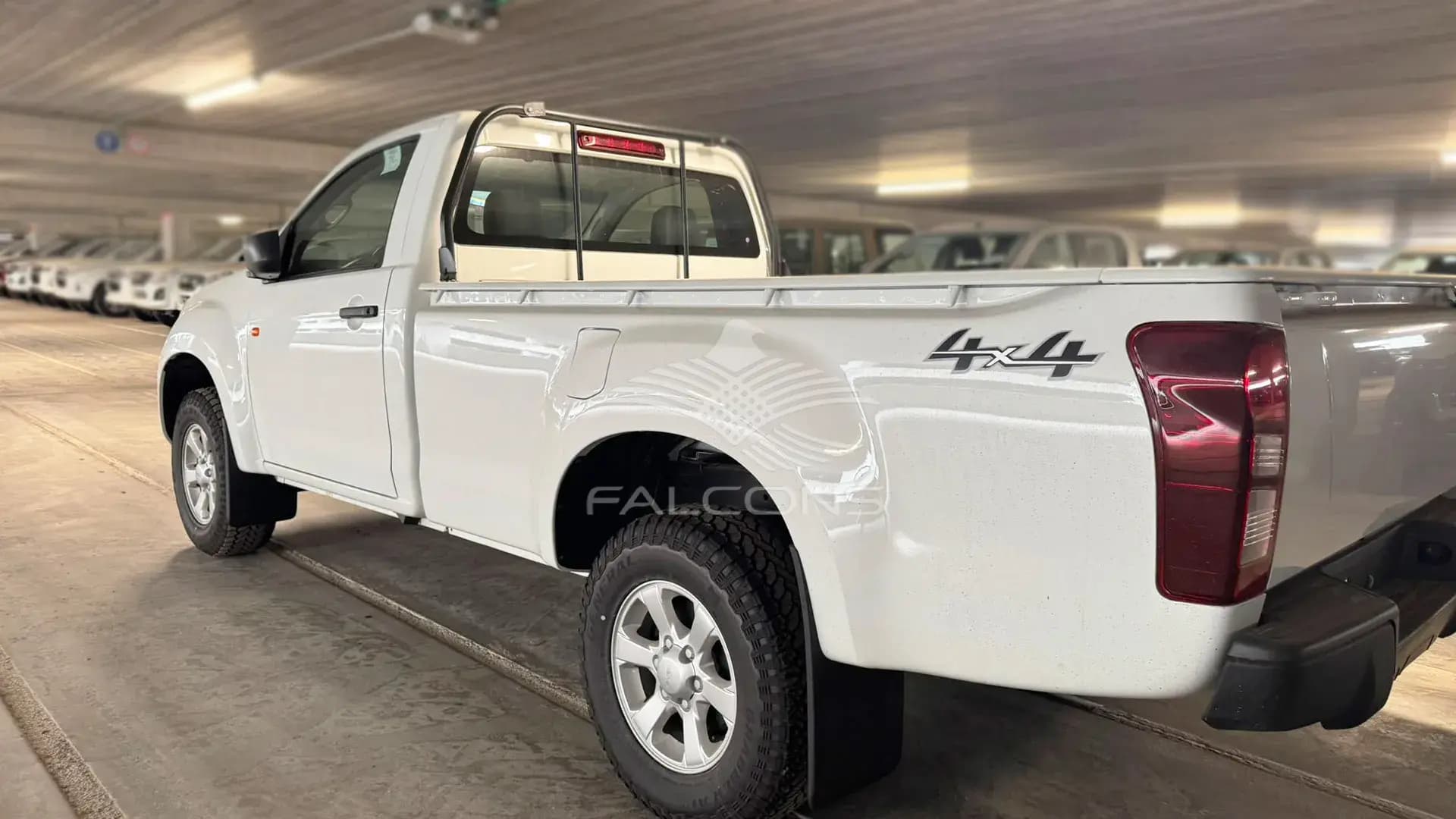2.5 S C Base 4X4 LHD GEN 6 MT D - Image 4