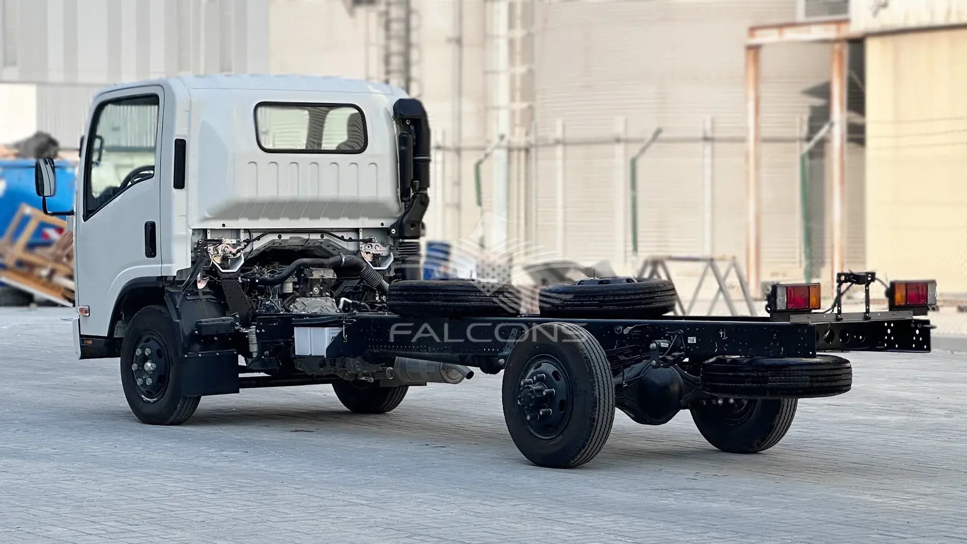 71L 4.6L Long Wheel Base Cab Chassis MT - Image 2