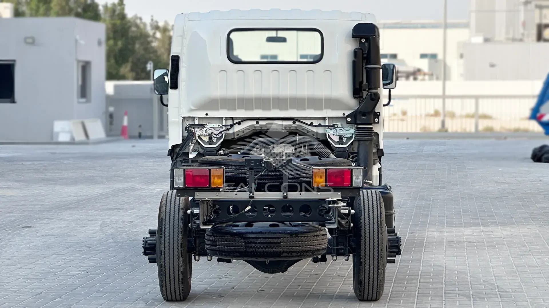 71L 4.6L Long Wheel Base Cab Chassis MT - Image 3