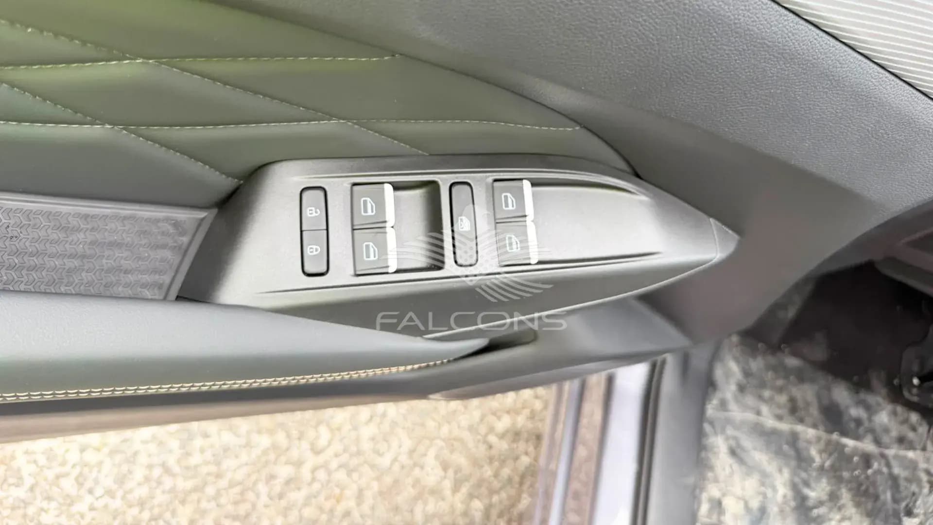 2.0T Flagship VERSION 7 SEATS AT - Image 10