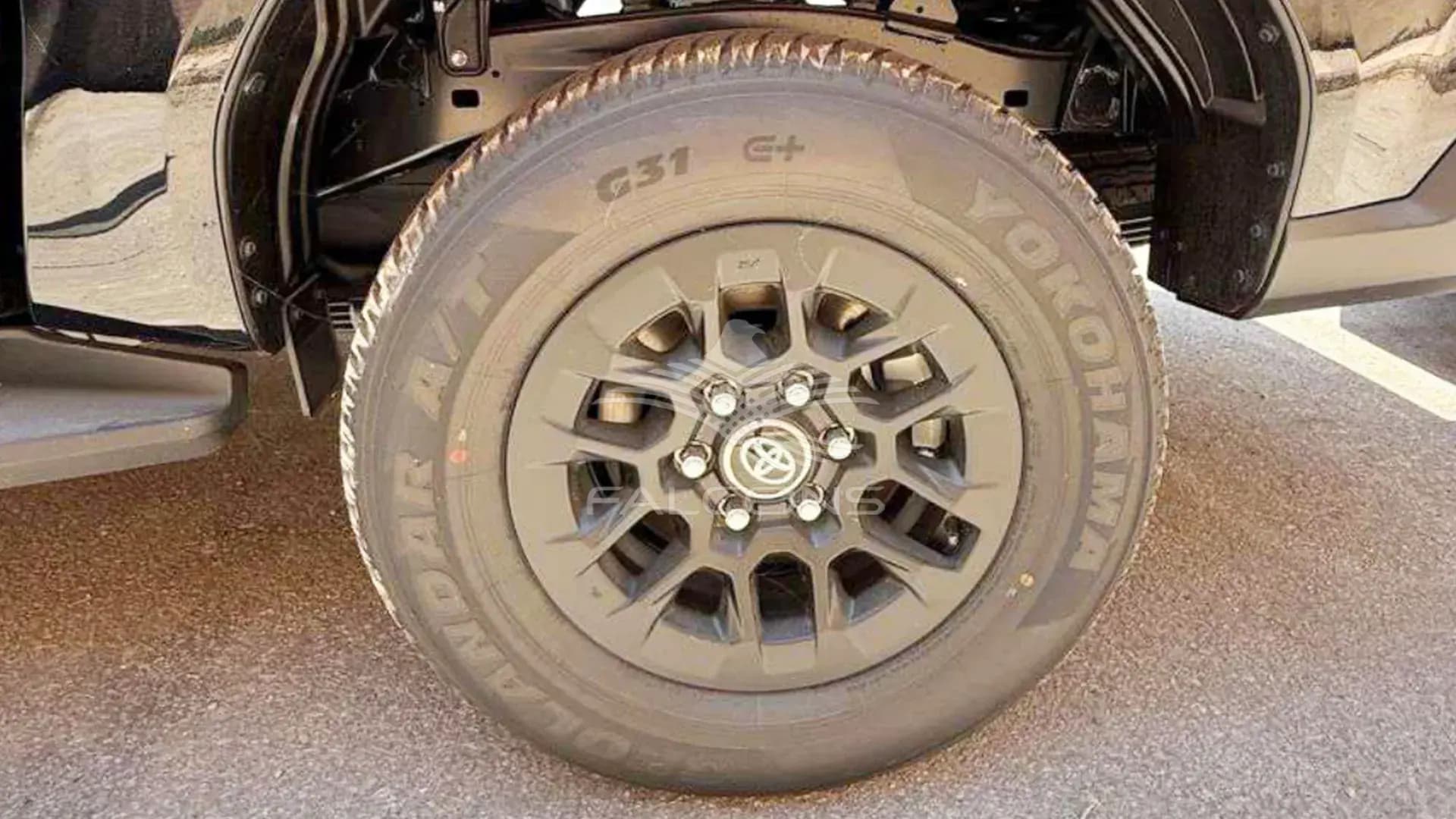 2.7L P DC 4WD 5 SEATER T L AT - Image 2