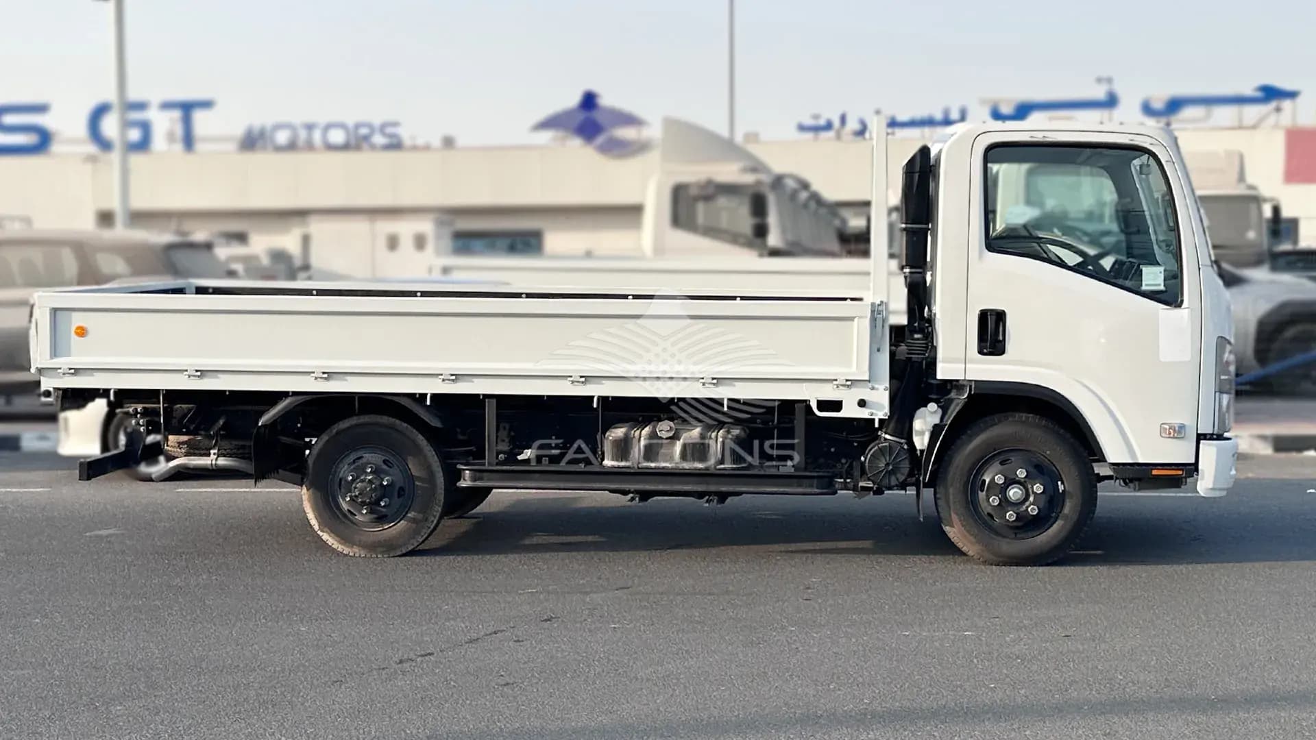 4570 cc (4.6L) 71 WOODEN CARGO MT - Image 5