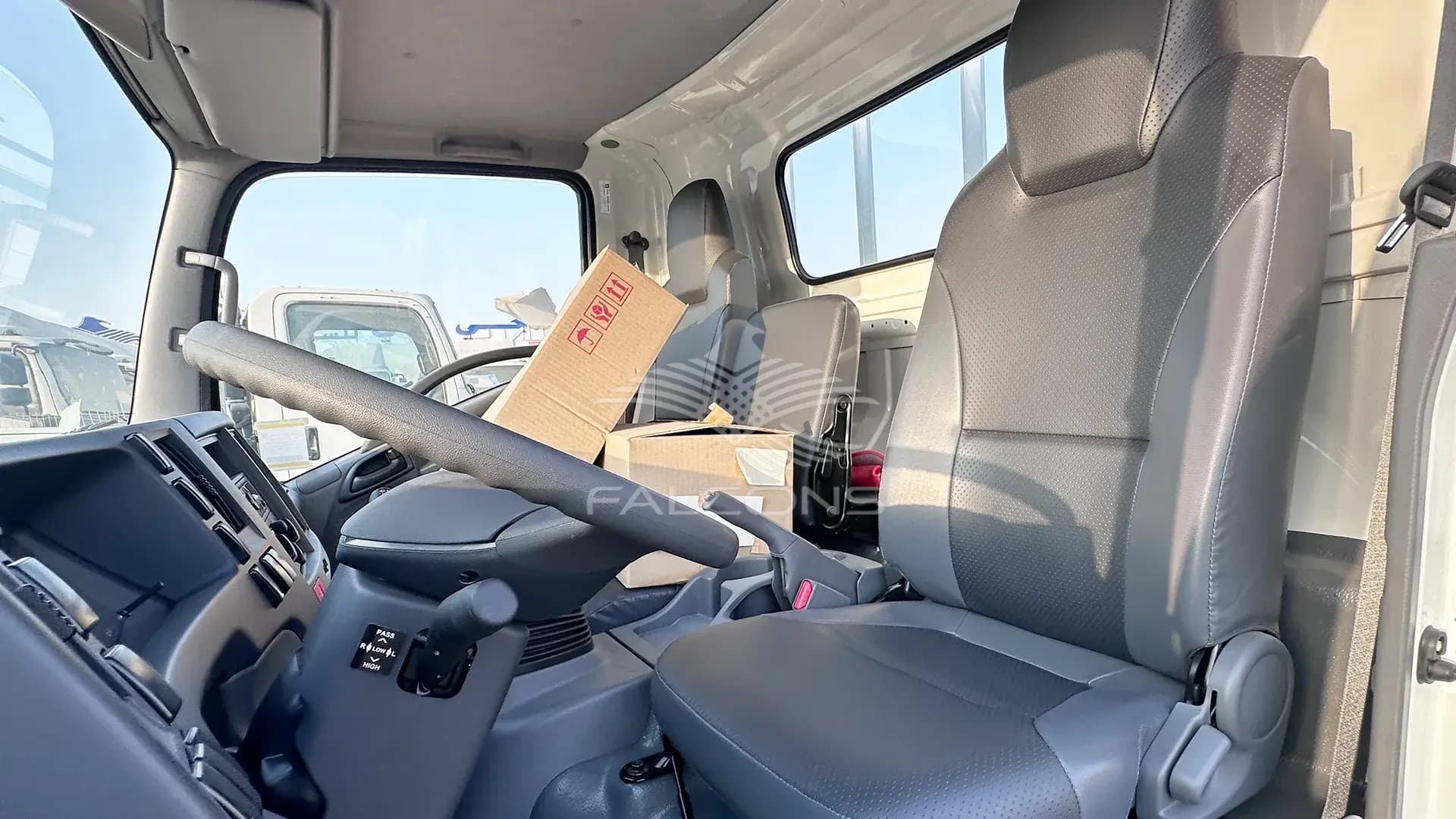 4570 cc (4.6L) 71 WOODEN CARGO MT - Image 15