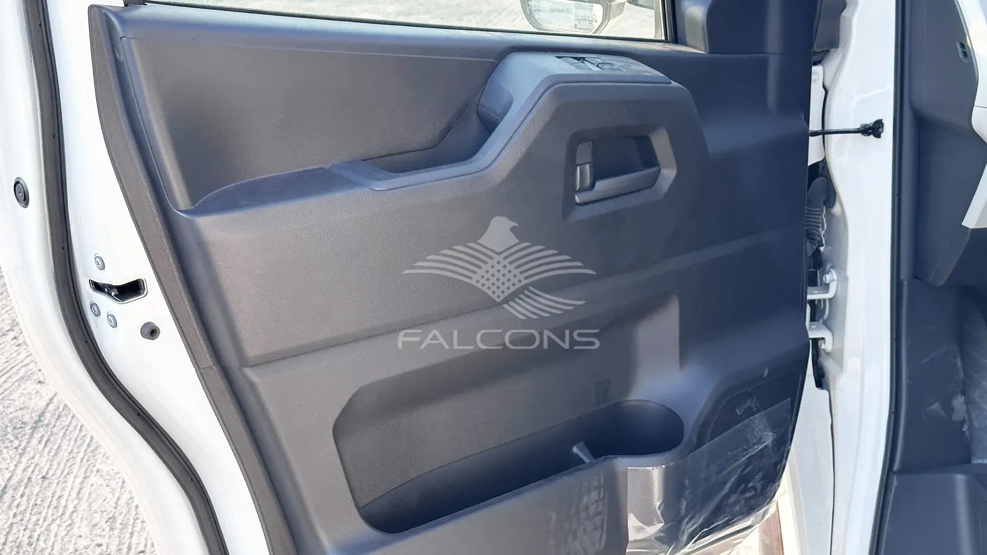 P/HGG23 3.5L 6 C High Roof Cargo AT - Image 9
